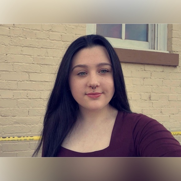 Meet your Posher, Elayna - Picture 4 of 4